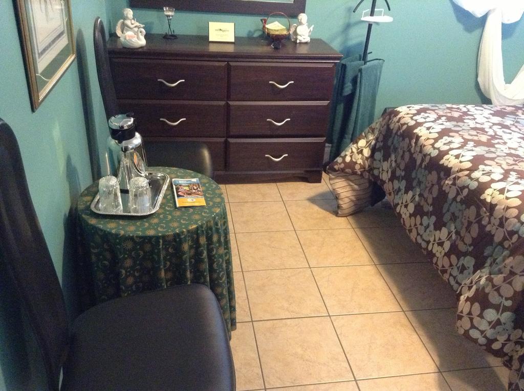 Douces Evasions Bed & Breakfast Saint-Anselme Екстериор снимка