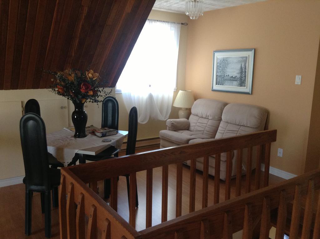 Douces Evasions Bed & Breakfast Saint-Anselme Екстериор снимка