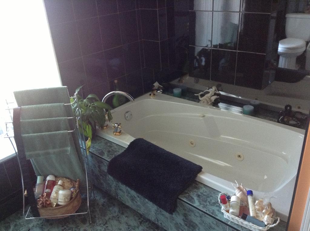 Douces Evasions Bed & Breakfast Saint-Anselme Екстериор снимка