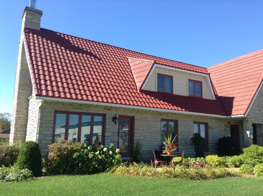 Douces Evasions Bed & Breakfast Saint-Anselme Екстериор снимка